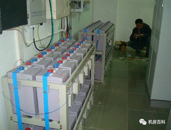 小型弱电机房一体化建设方案 从静电机房装修到设备购销实施指南